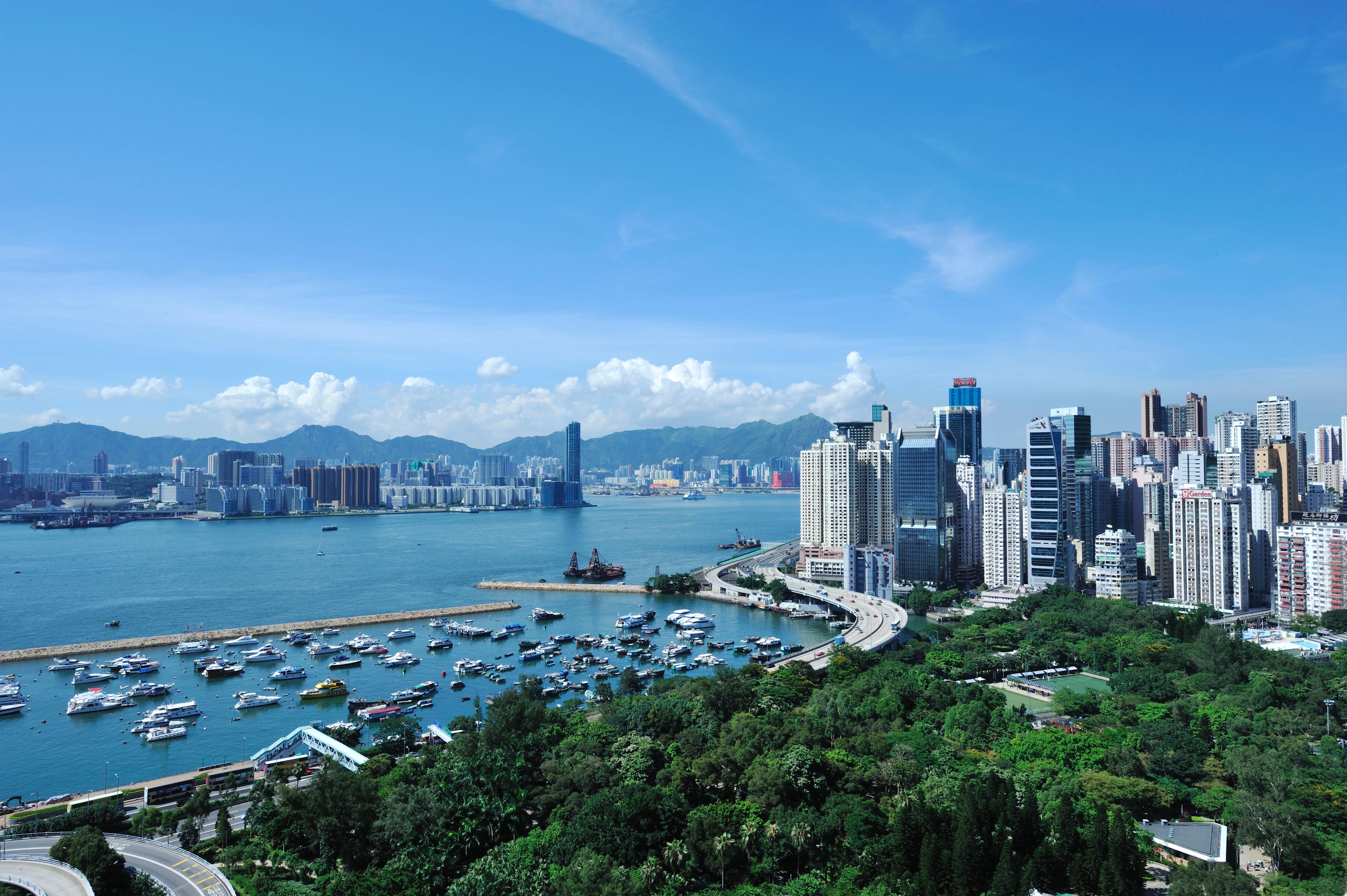מלון The Park Lane Hong Kong, Autograph Collection מראה חיצוני תמונה View of Victoria Harbour from the park